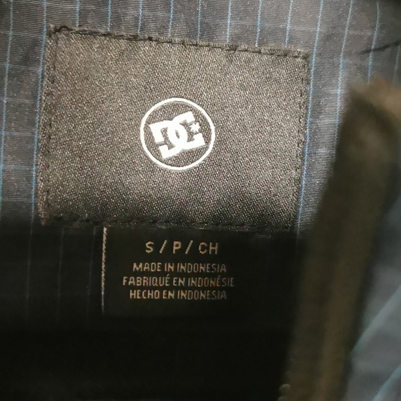 Brand new men's DC windbreaker, size small - Picture 3 of 7